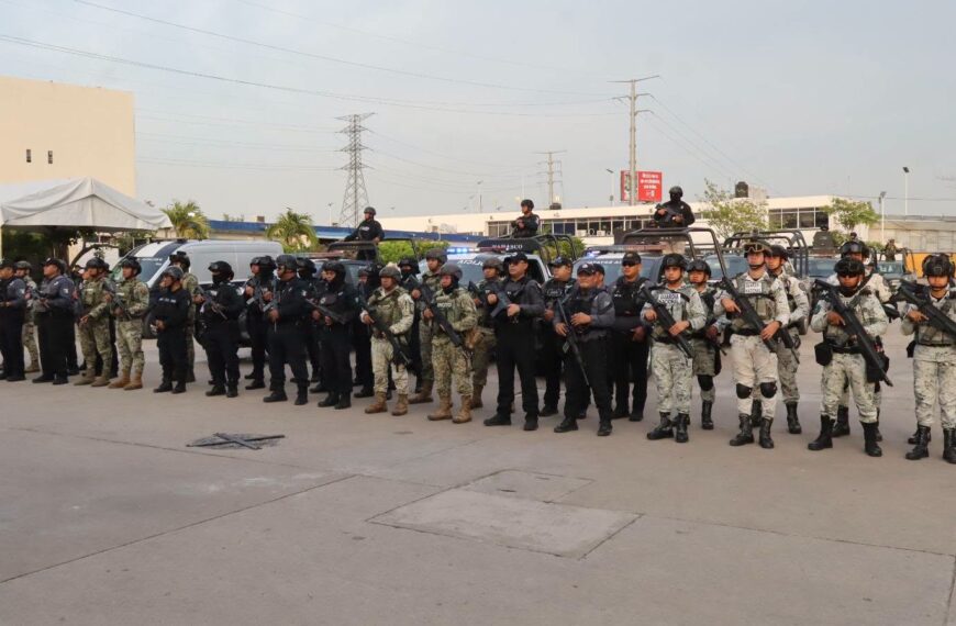 Detienen a 21 personas y aseguran armas y drogas durante operativos en Tabasco