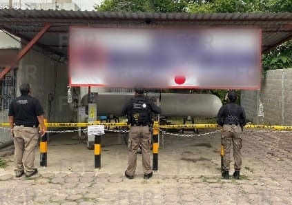 FGR asegura presunta estación clandestina de gas LP en Centro; hay un detenido