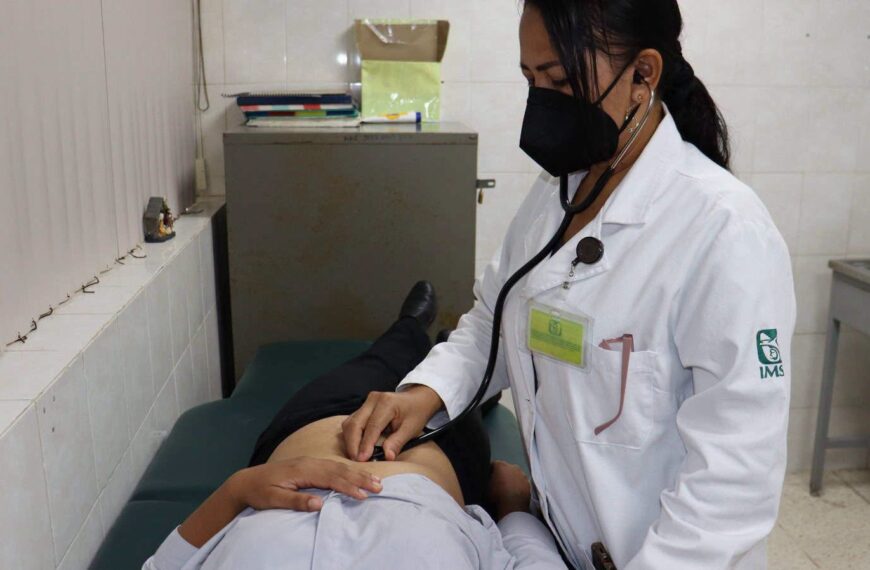 Sancionan a dos médicos del IMSS-Bienestar en Tabasco por negar atención
