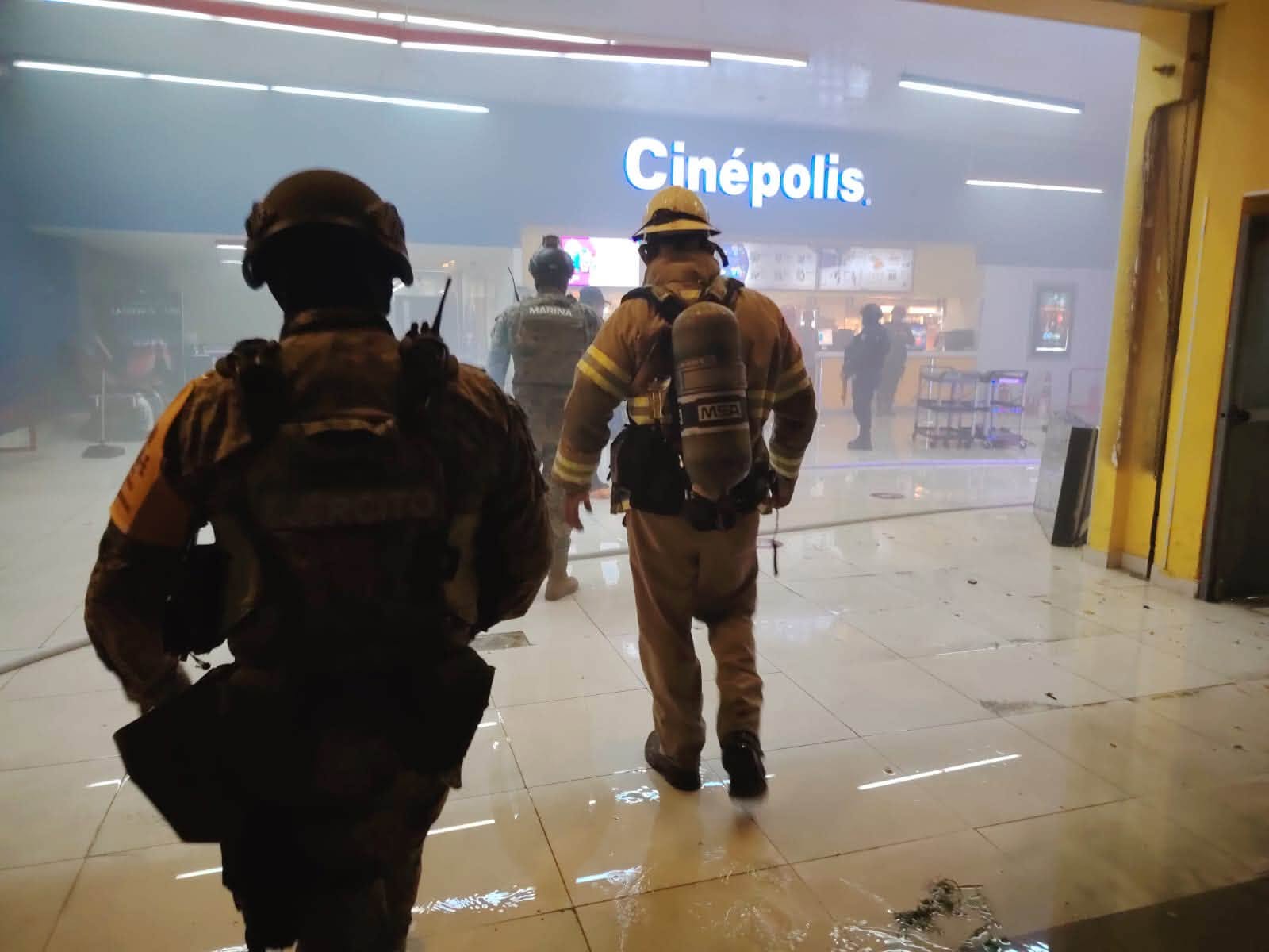 Incendio en Cinépolis de Comalcalco fue provocado por un cortocircuito
