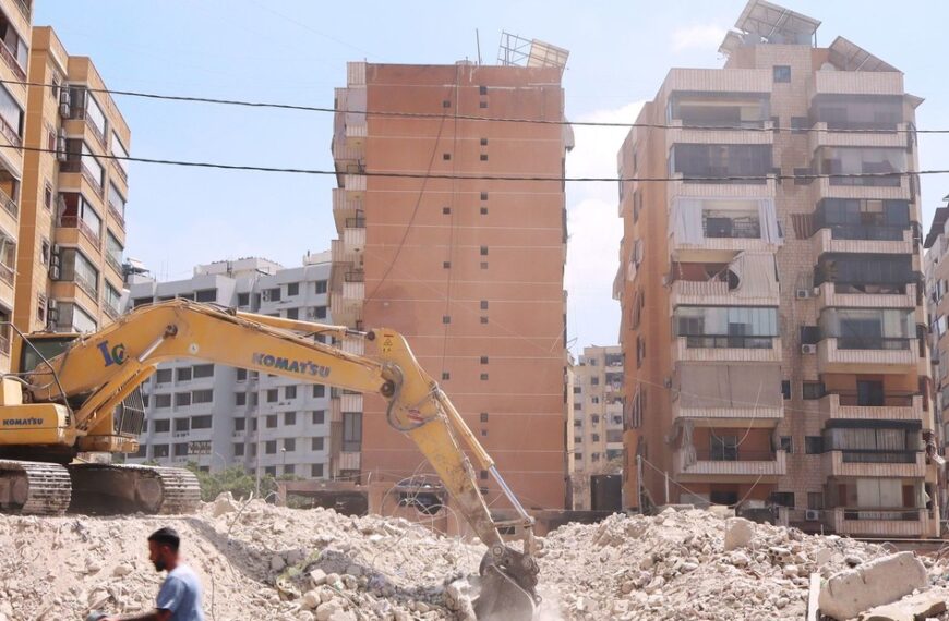 Israel intensifica bombardeos en el sur del Líbano; colonos incendian viviendas palestinas en Cisjordania
