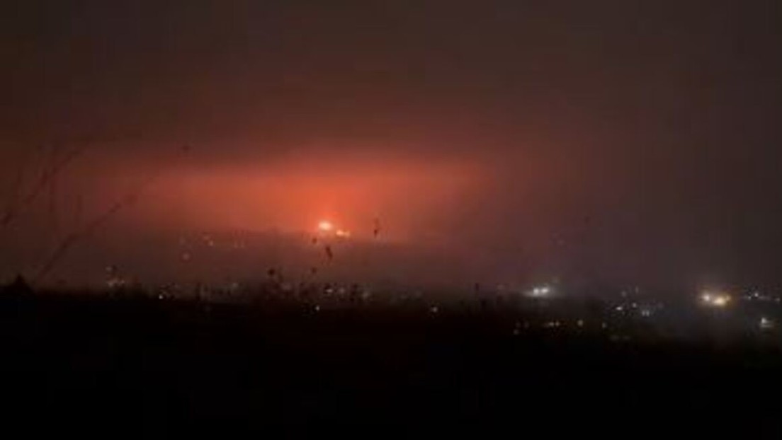 Israel intensifica ataques en el sur del Líbano mientras crece escrutinio sobre fondos para Ucrania
