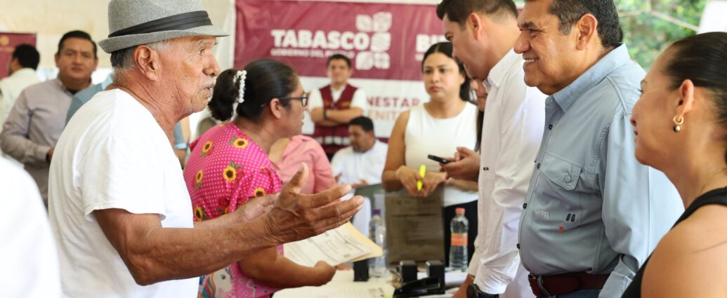 Gobierno del Pueblo lleva atención directa a comunidades de Comalcalco