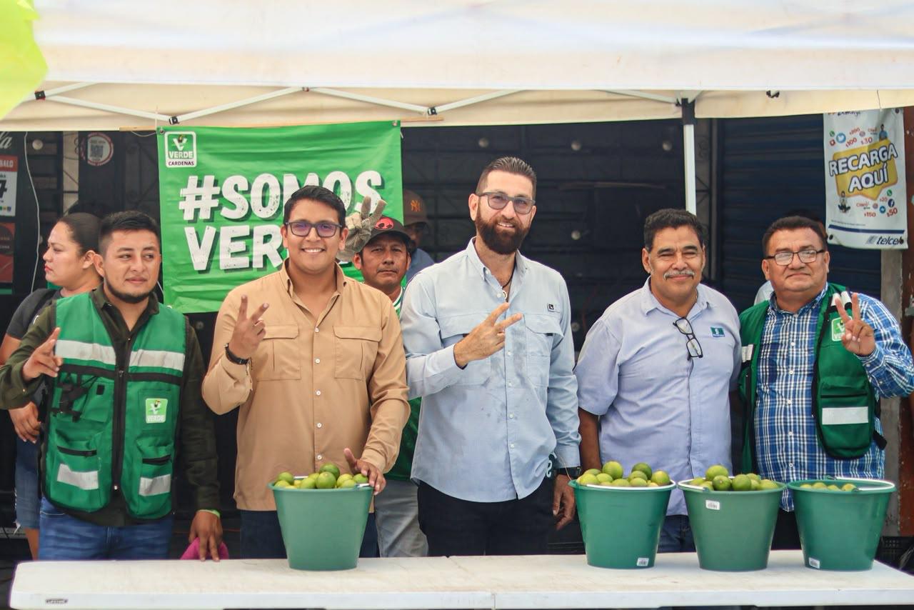Lleva Miguel Moheno entrega gratuita de limones a familias del Ingenio Santa Rosa