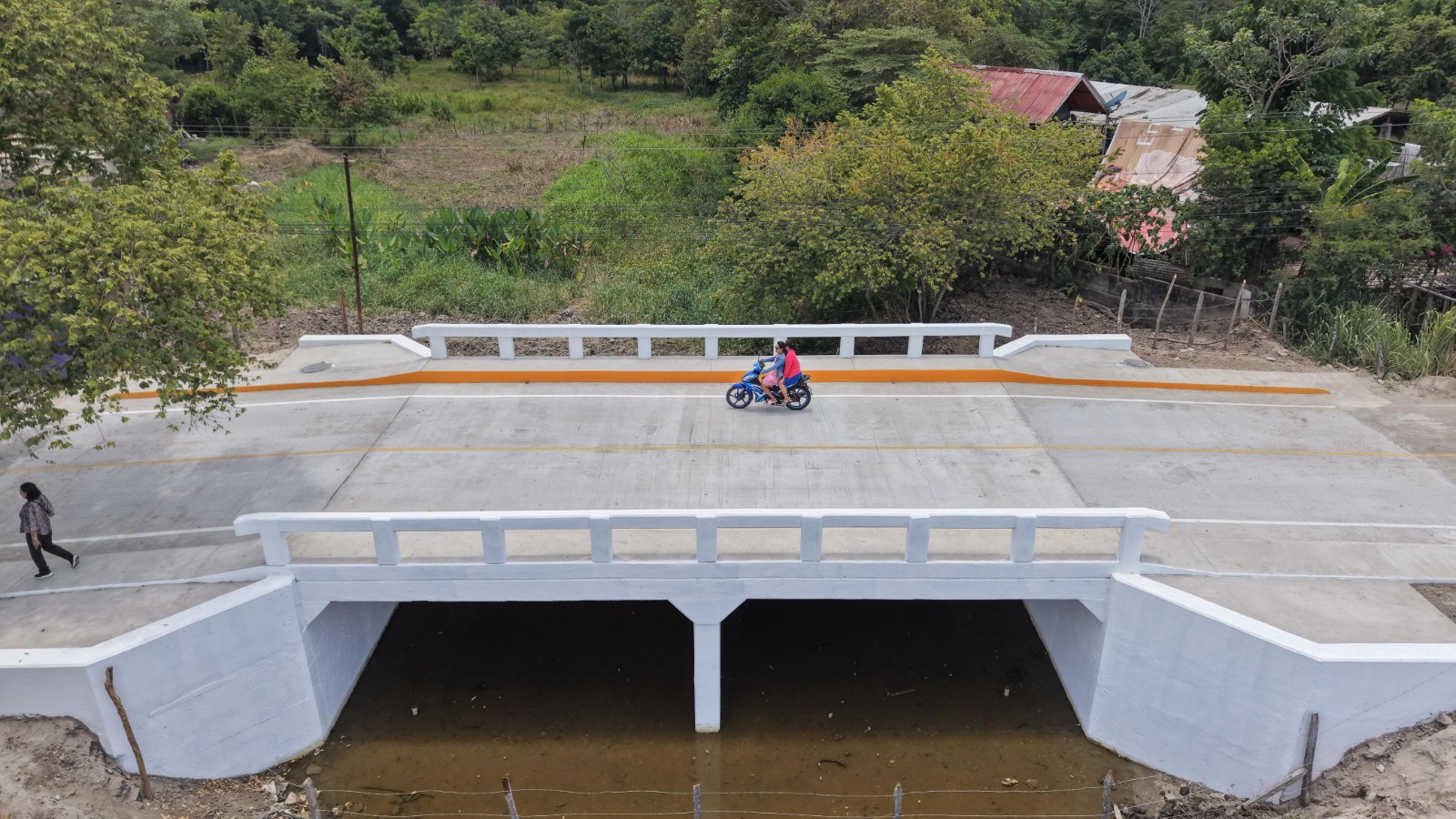 Javier May inaugura puente vehicular en Comalcalco y pone fin a más de 50 años&hellip;