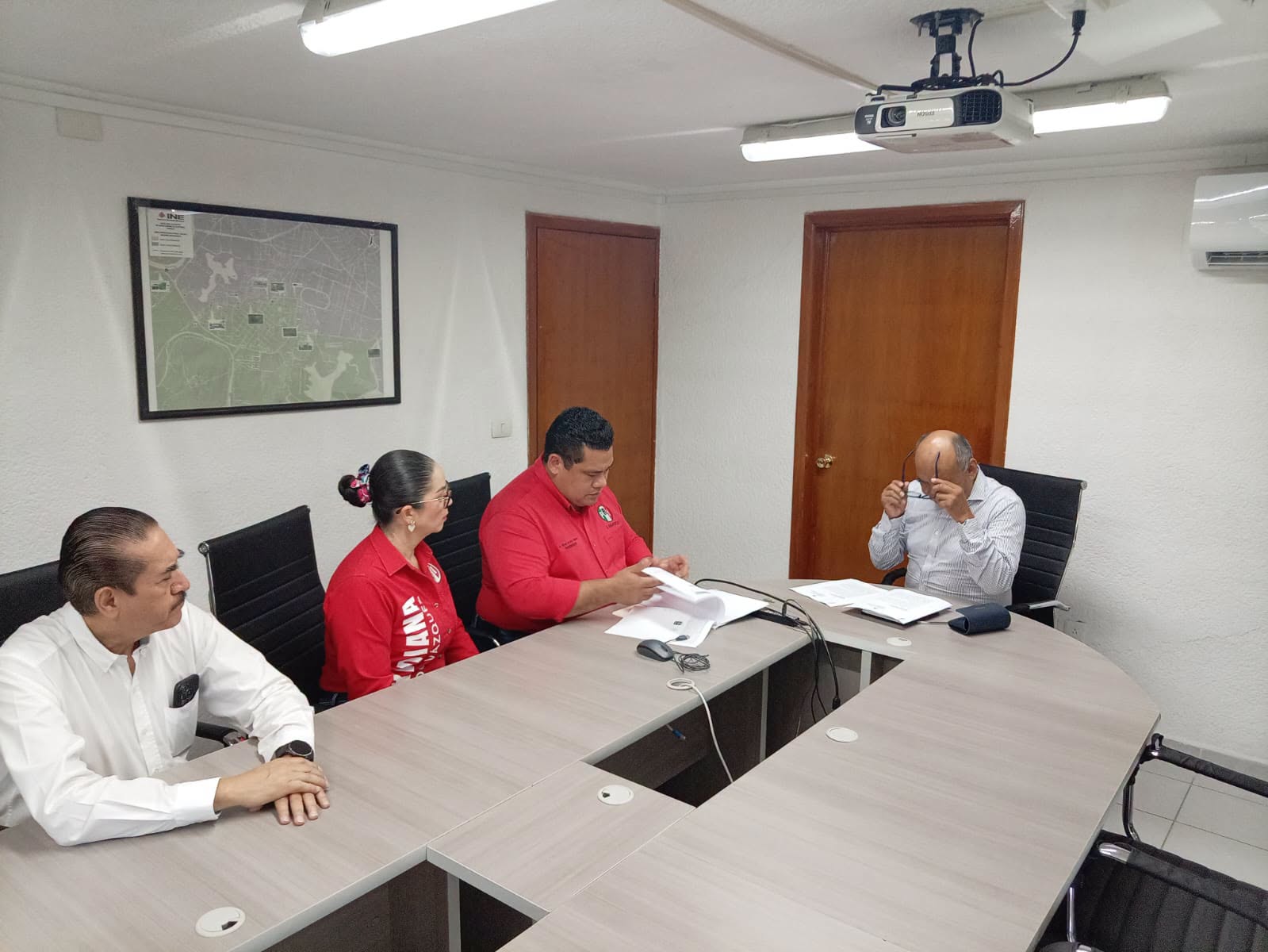 PRI denuncia a López Beltrán y Morena ante el INE por presuntos actos anticipados
