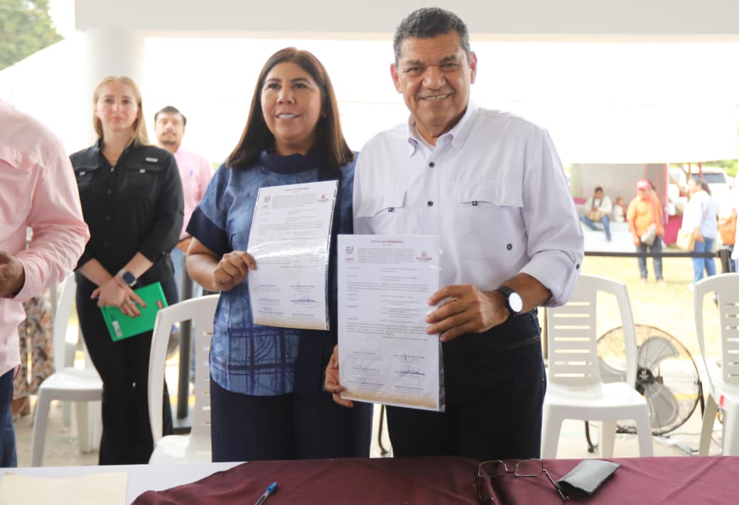 Gobierno del Pueblo entrega títulos de propiedad al Ayuntamiento de Huimanguillo…