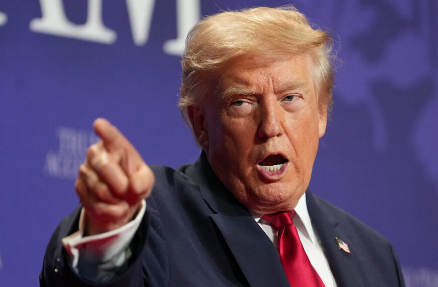 Trump rechaza informes sobre escasez de municiones y afirma que el comunismo es la mayor amenaza para EE.UU.