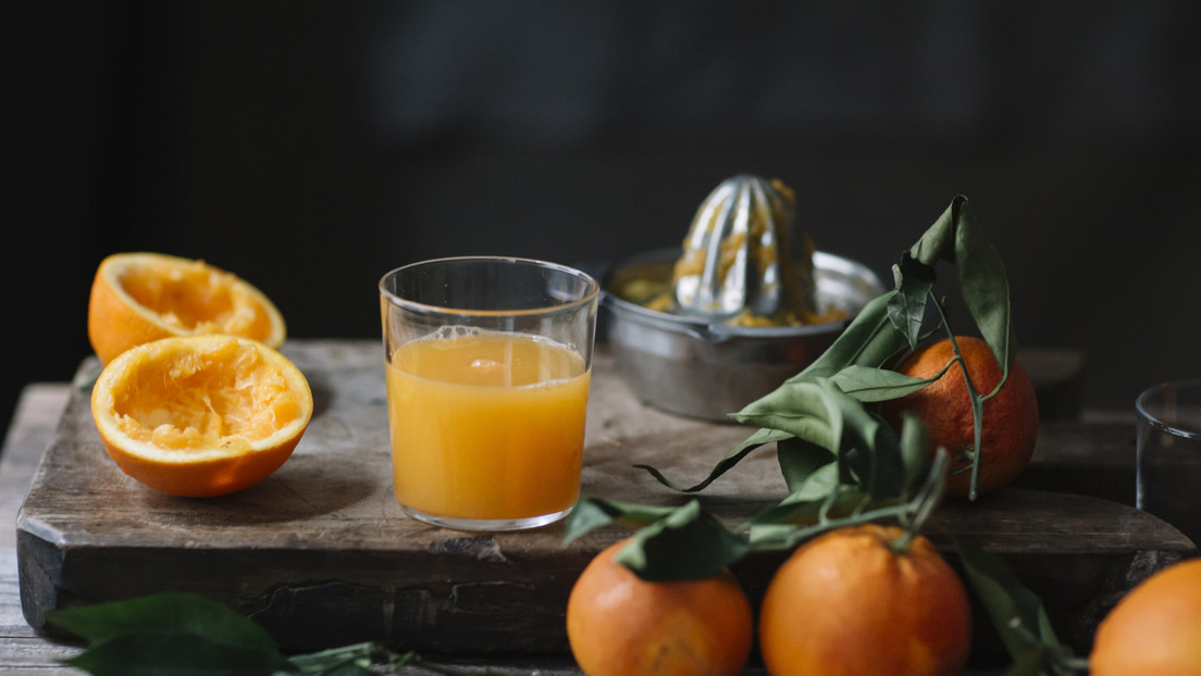 Jugo de naranja podría influir en genes vinculados con inflamación y presión arterial