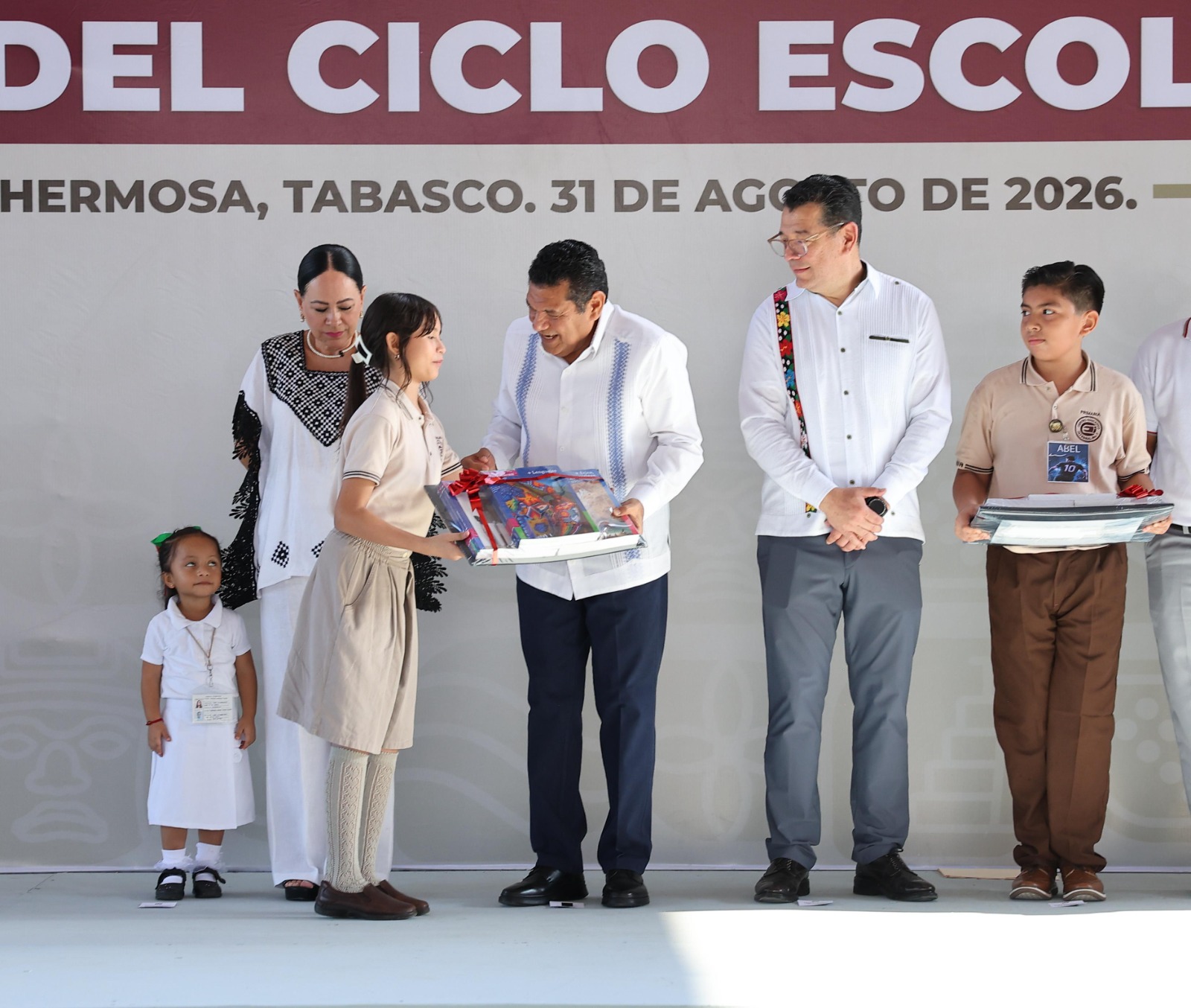 Javier May inaugura ciclo escolar 2026-2027; la verdadera riqueza de Tabasco está en sus estudiantes,…