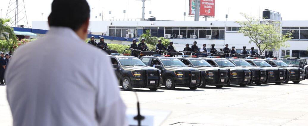 Gobernador Javier May pone en marcha la Guardia Estatal y entrega 45 patrullas para reforzar seguridad…