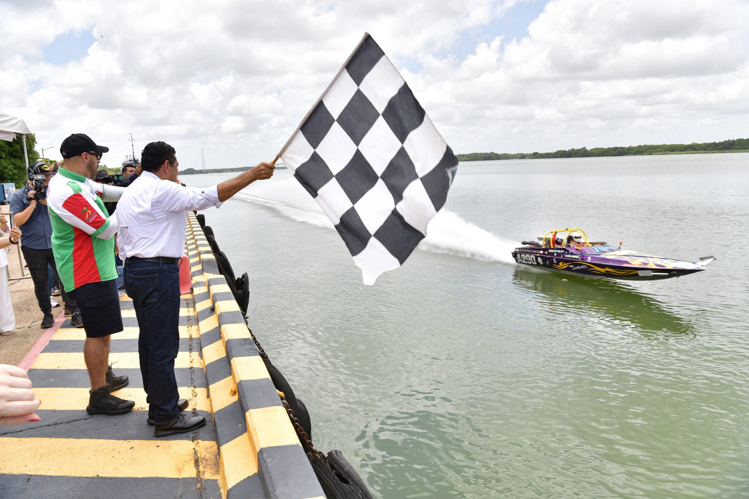 Regresa la adrenalina al Grijalva con la Gran Carrera Motonáutica ‘50 Leguas’ 2026; Javier May da banderazo de arranque…