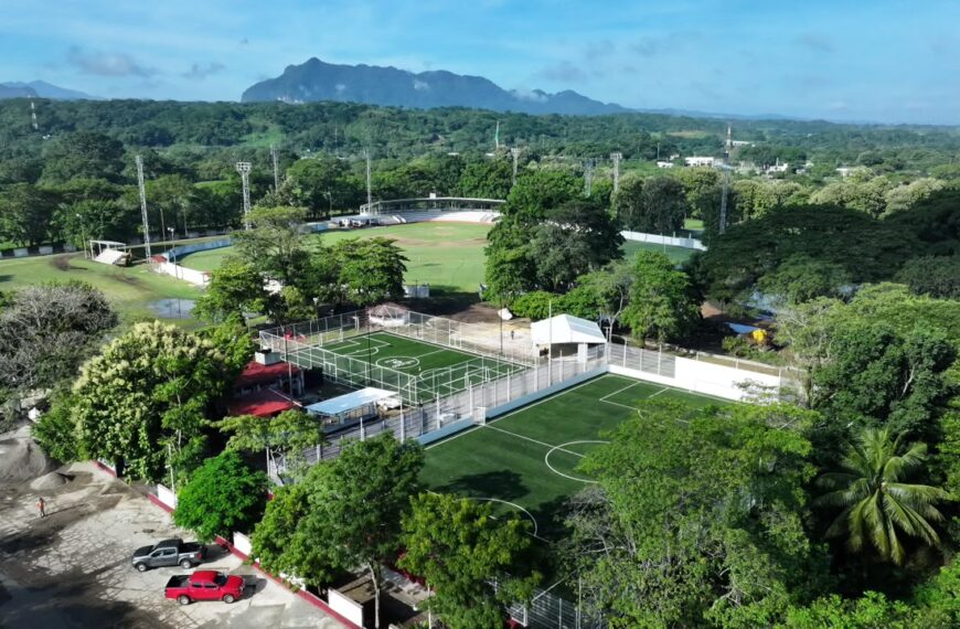 Tras 20 años en abandono y 18.3 mdp, Gobierno del Pueblo rescata centro deportivo de Teapa…