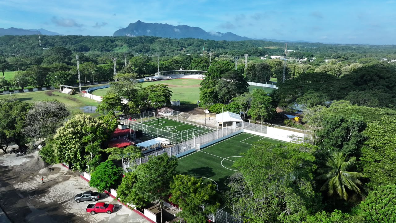 Tras 20 años en abandono y 18.3 mdp, Gobierno del Pueblo rescata centro deportivo de Teapa…
