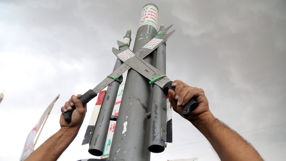Hutíes atacan con misiles y drones una base aérea saudí