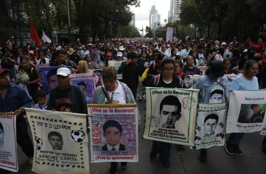 A 12 años de la desaparición de los 43 de Ayotzinapa, padres exigen respuestas y el regreso de expertos