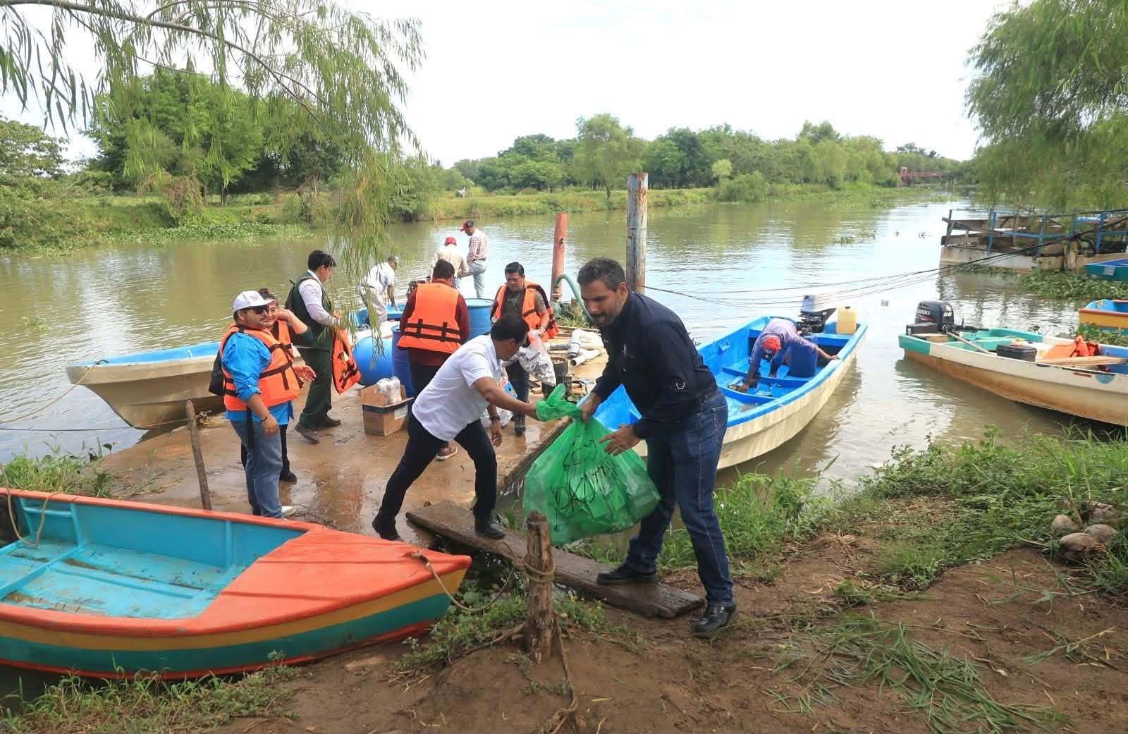Caravana Acuática lleva servicios de salud gratuitos a Palomillal