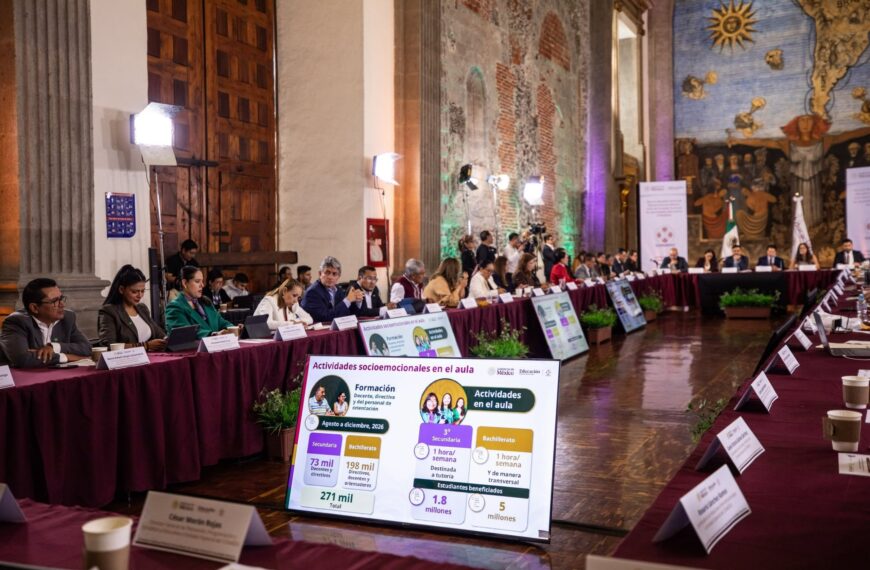 Tabasco acuerda restringir uso de celulares en escuelas