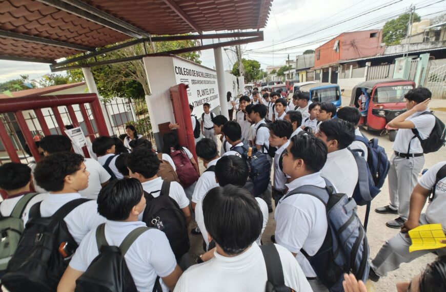 Persisten restricciones a estudiantes por cabello largo en Cobatab 25