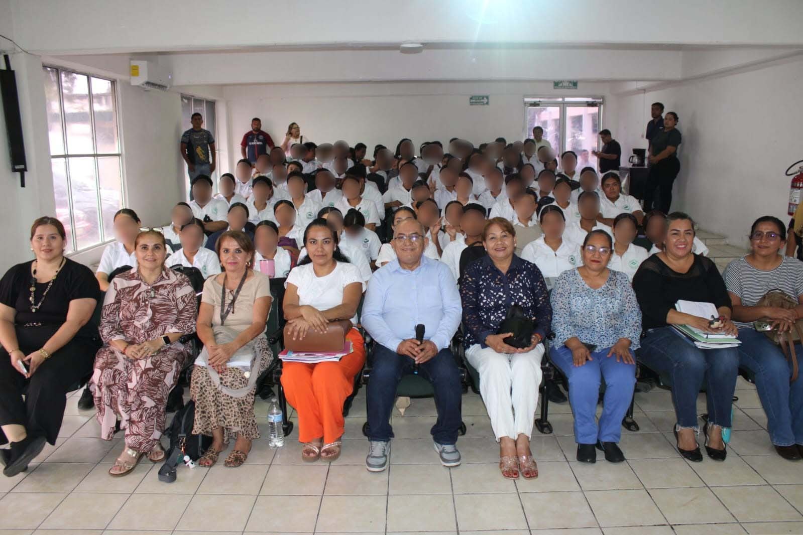 FGET alerta a estudiantes sobre conductas digitales que pueden convertirse en delitos