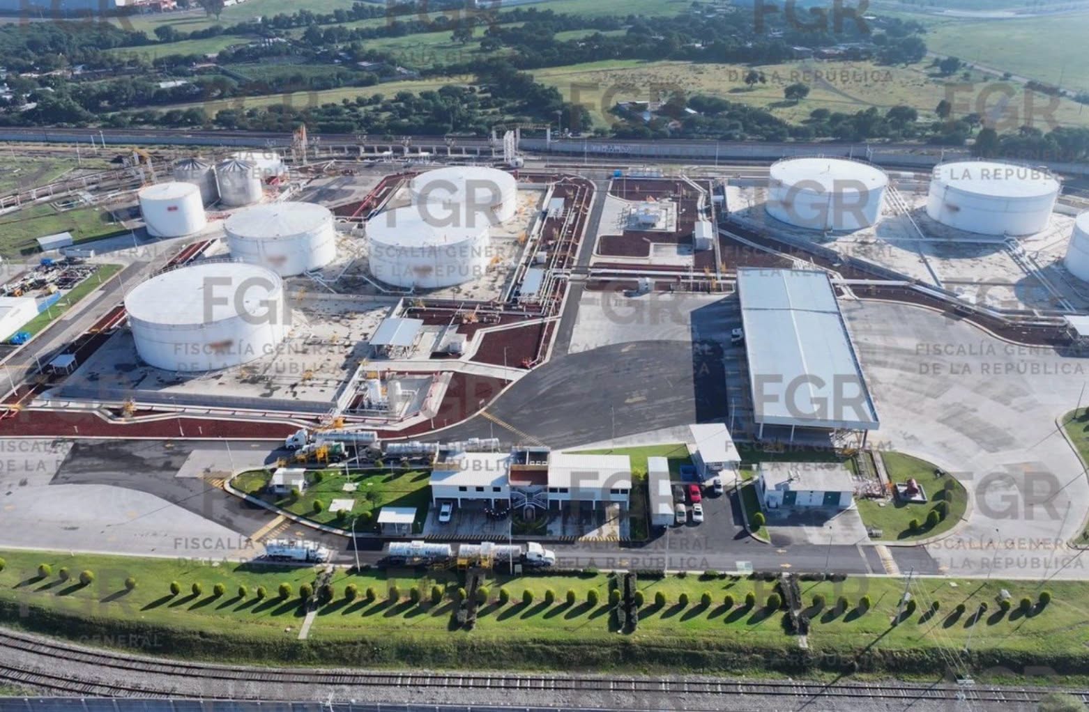 FGR profundiza investigación por aseguramiento de 59 millones de litros de combustible en Guanajuato