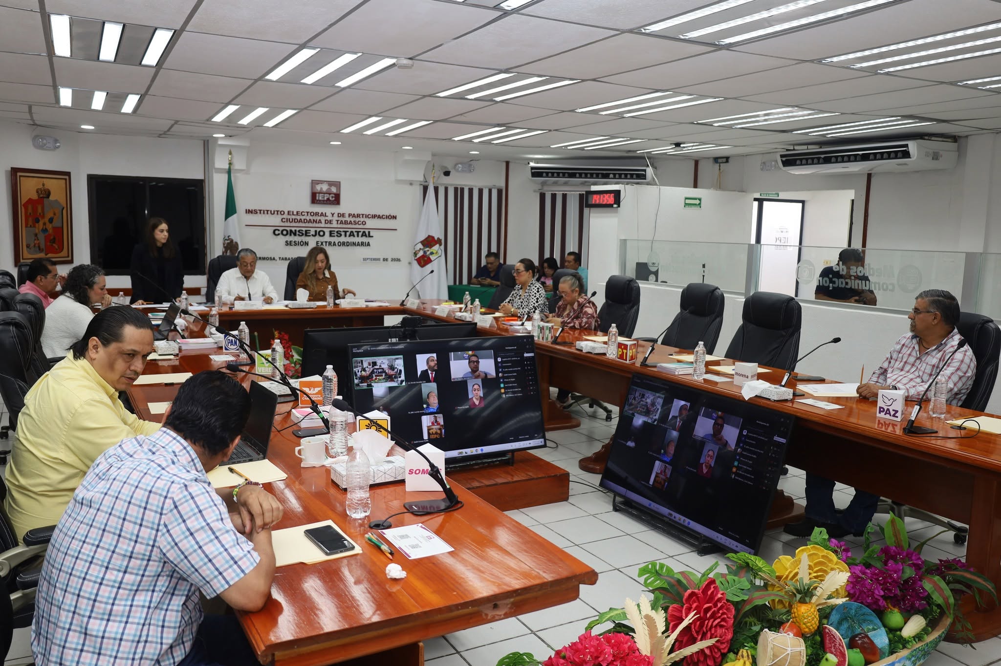 Oposición exige renuncia de secretario del IEPCT por presunta promoción de aspirante de Morena en su estado de WhatsApp