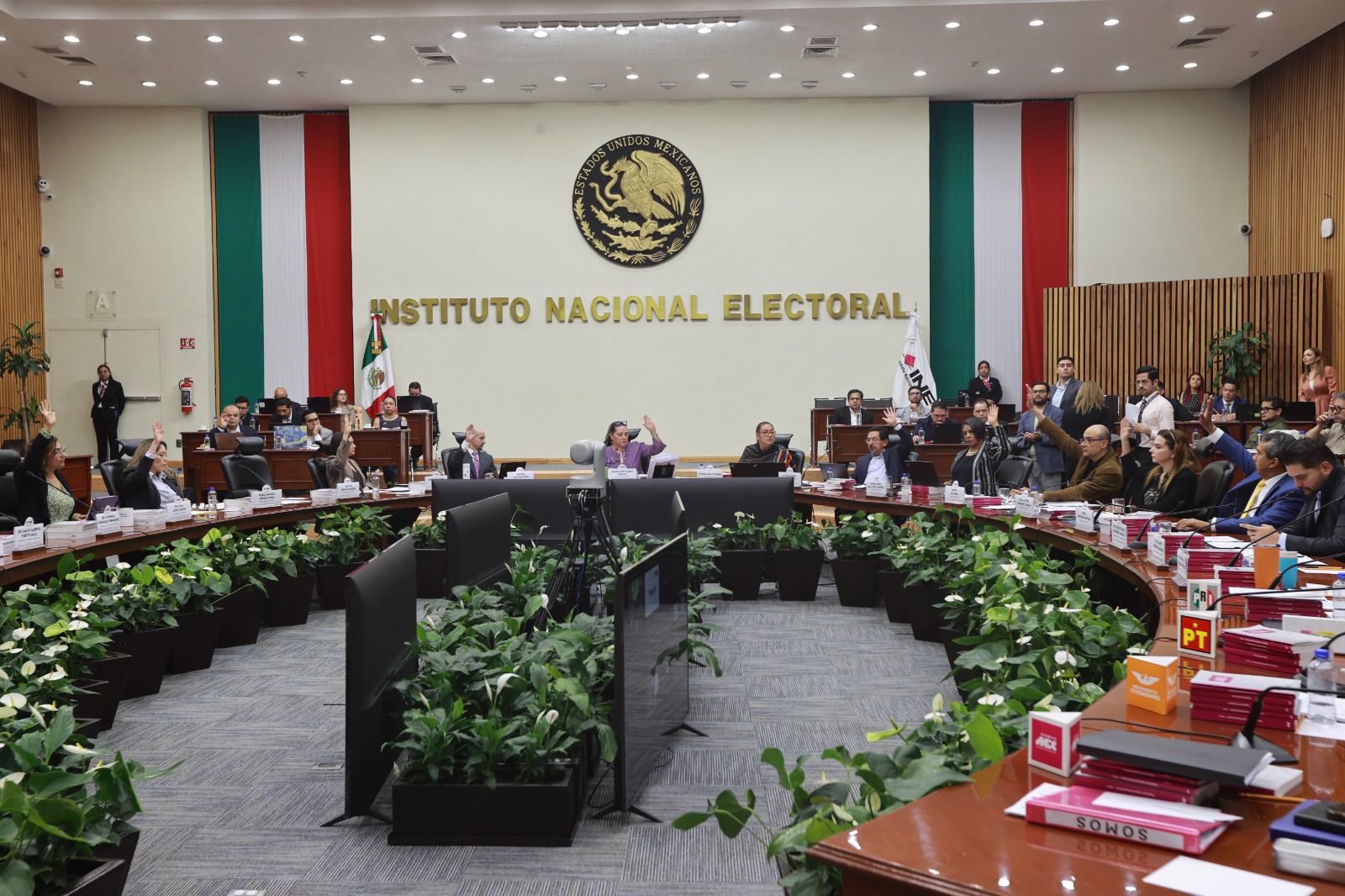 INE crea comisión para verificar integridad de candidaturas rumbo a 2027