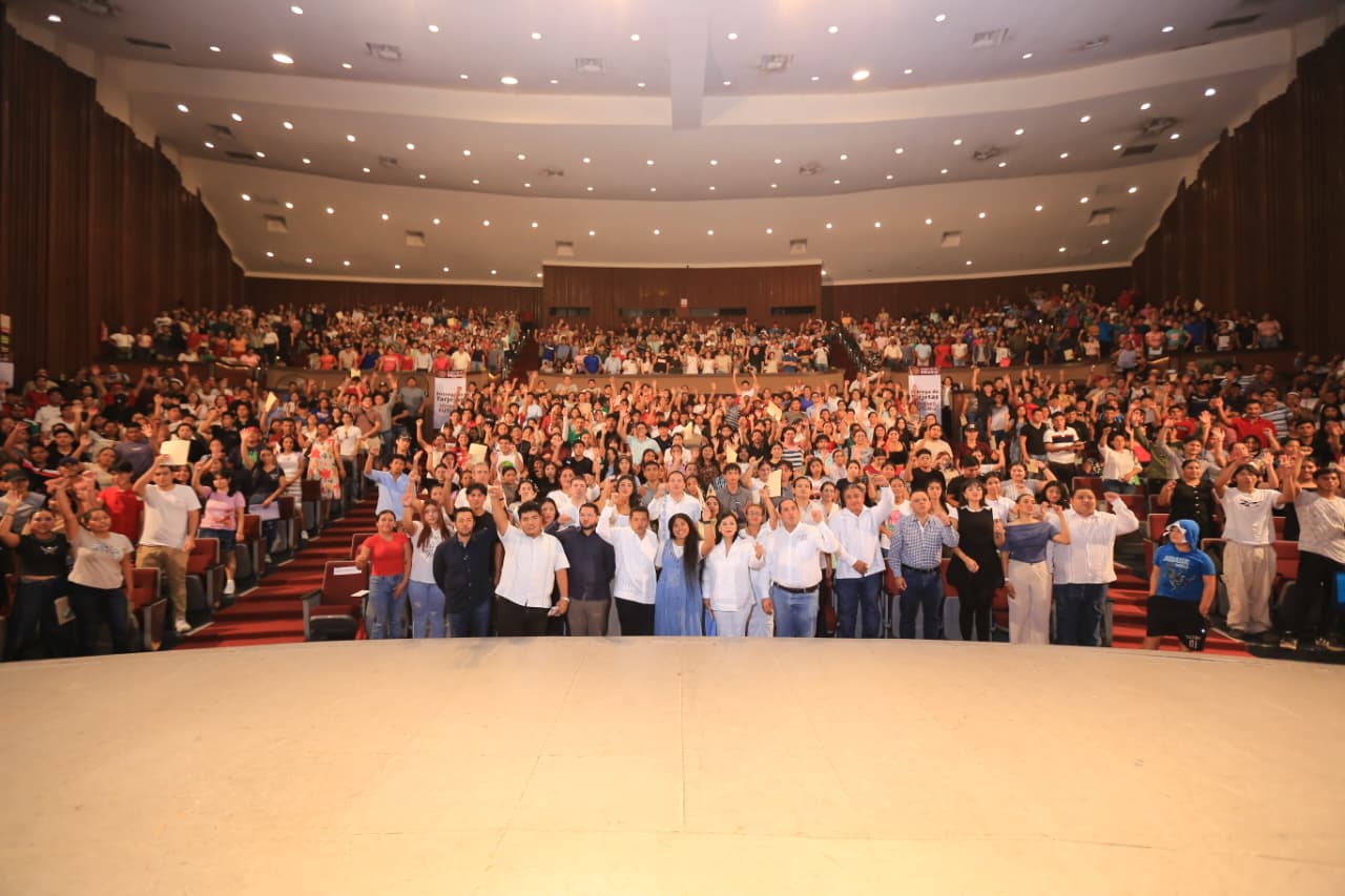 Javier May entrega mil 317 medios de cobro de Jóvenes Construyendo el Futuro en Tabasco…