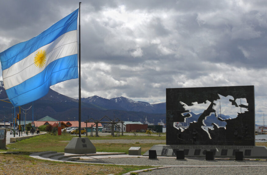 Trump pone en duda apoyo de EU al Reino Unido ante eventual conflicto por las Malvinas