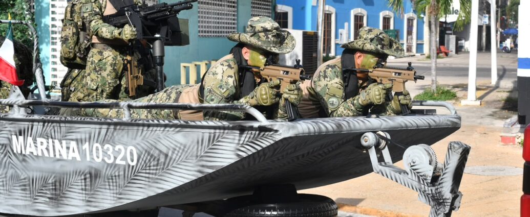 Color y tradición engalanan desfile cívico-militar por la Independencia en Villahermosa