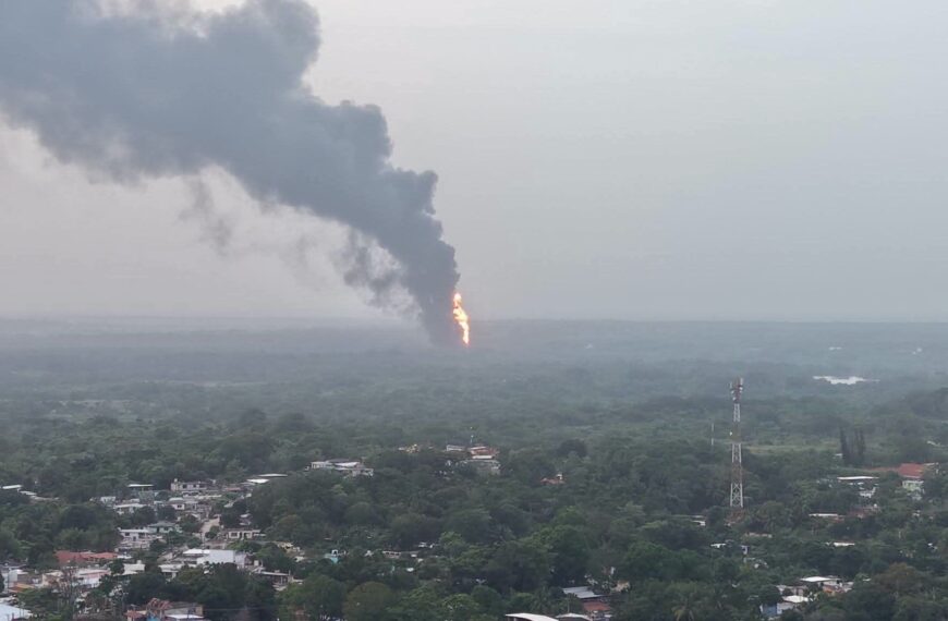 Explosión en planta de sal de Jáltipan deja tres muertos y un herido grave