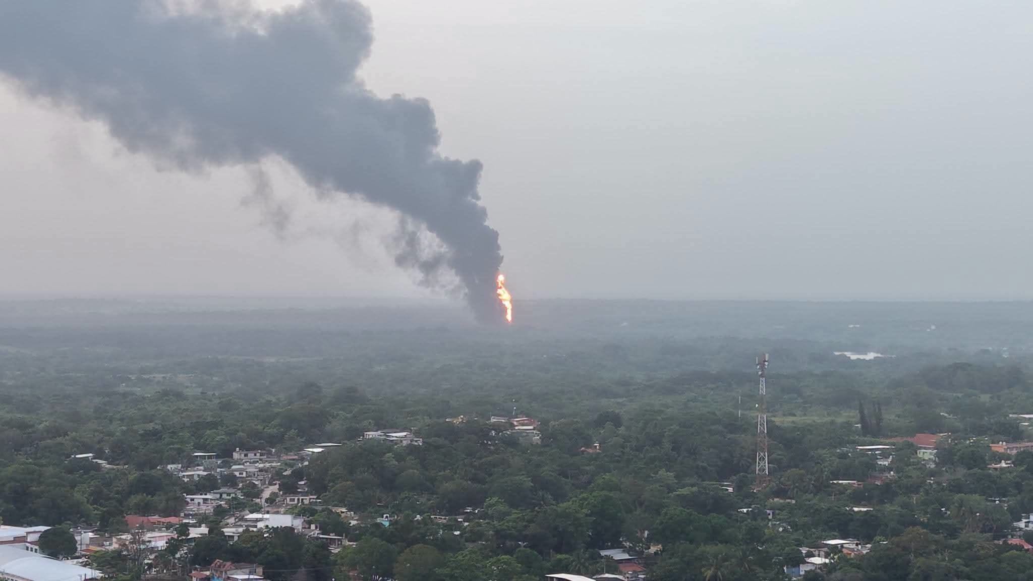 Explosión en planta de sal de Jáltipan deja tres muertos y un herido grave