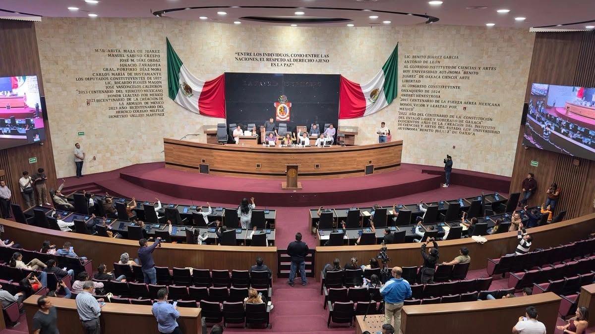 Congreso de Oaxaca desaparece poderes en Juchitán tras detención del alcalde