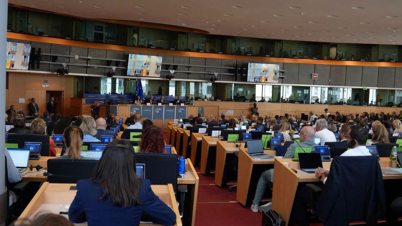 Morena arremete contra gira de Jorge Romero por Europa: “La democracia mexicana se decide aquí”