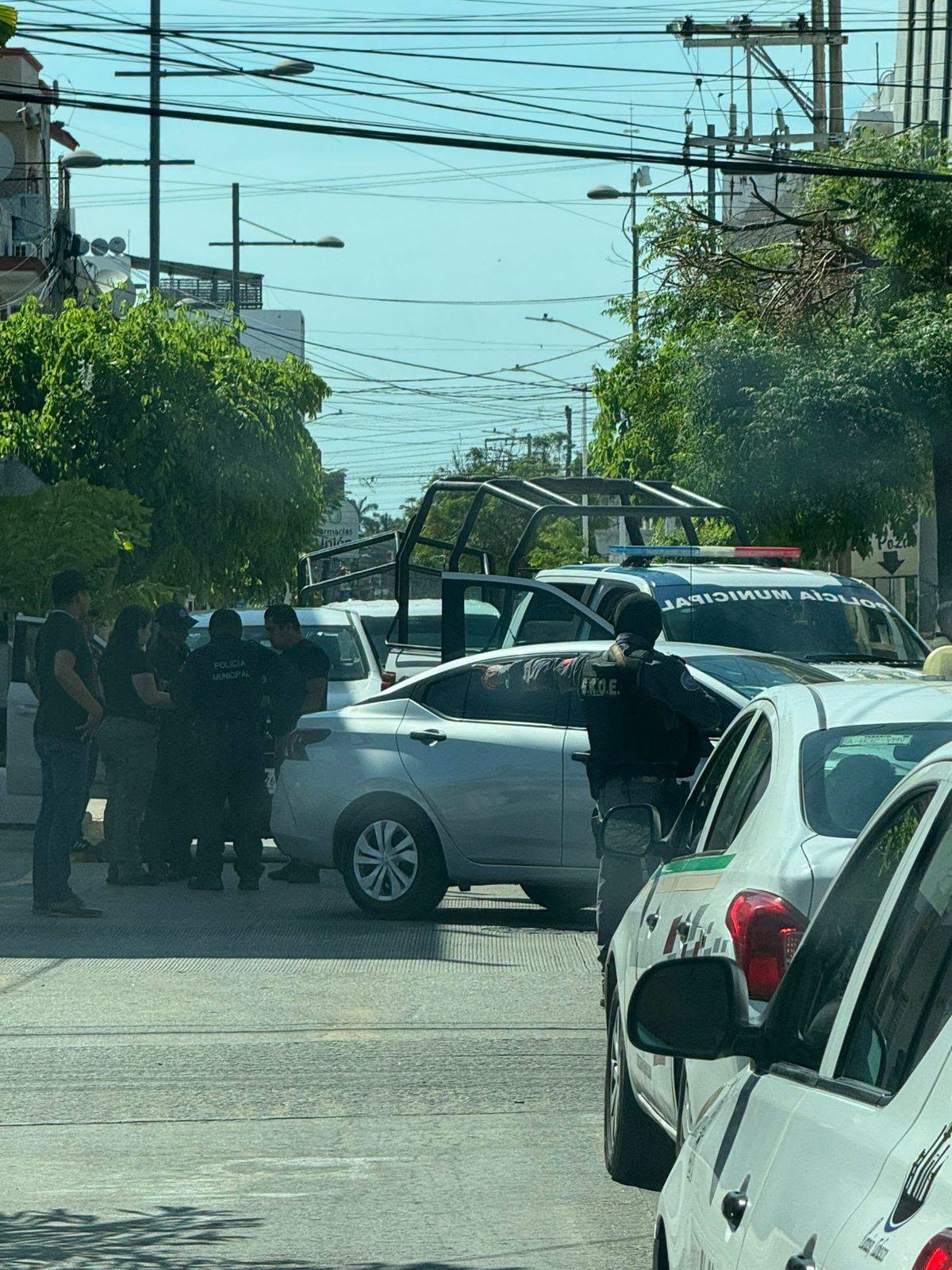 Operativo de la FGR en Paraíso deja cuatro policías municipales detenidos