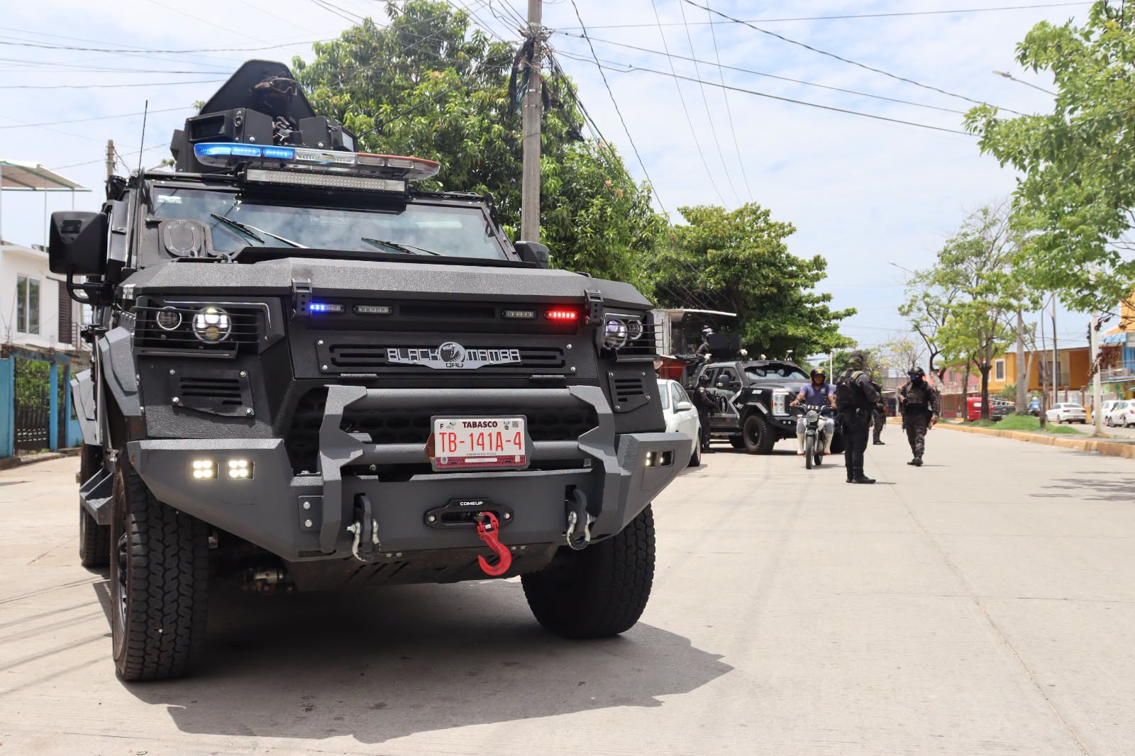 Detienen a 11 personas y aseguran casi 1.9 toneladas de droga en Tabasco