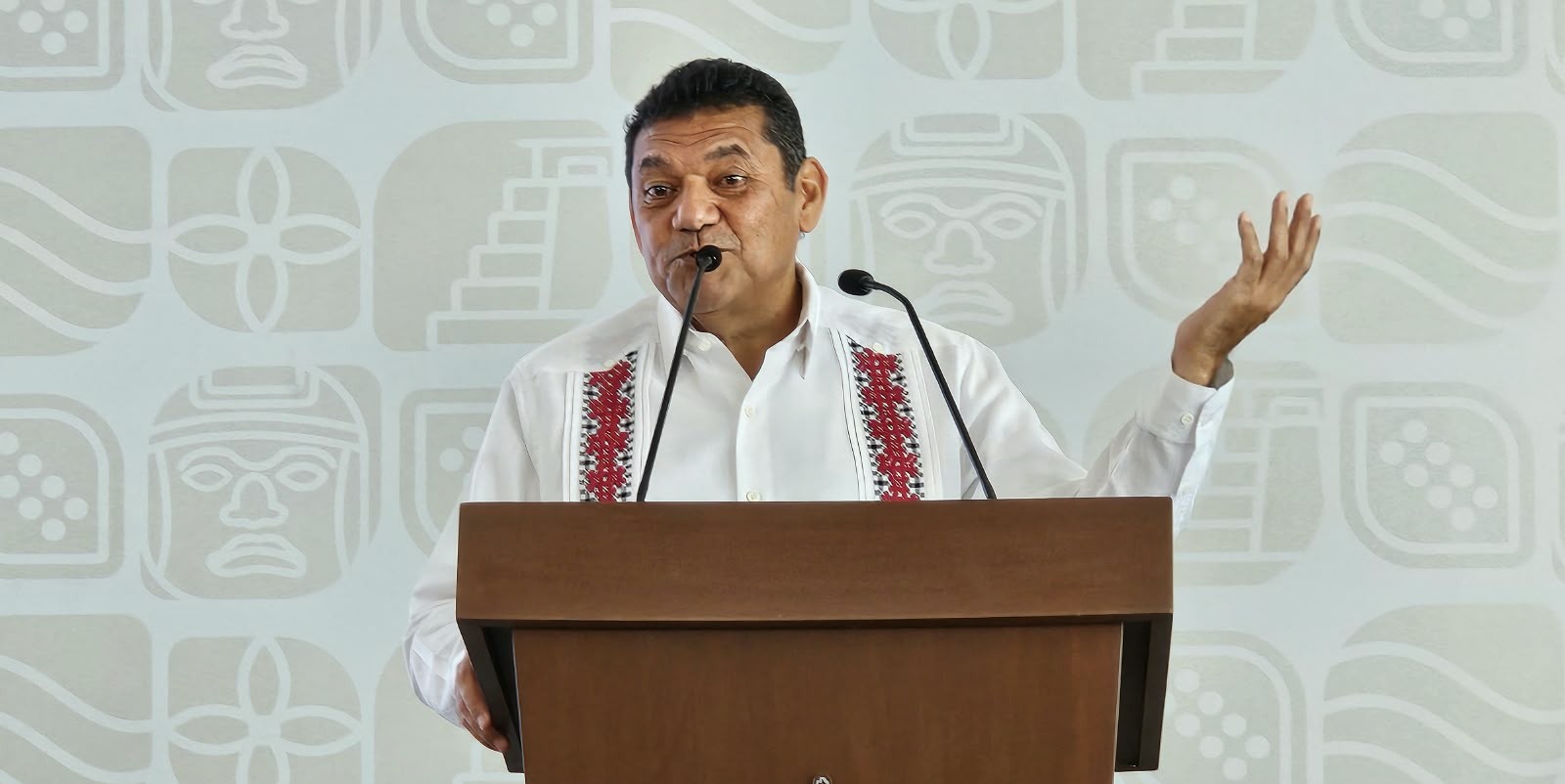 Historia y obras, ejes de la agenda de Javier May…
