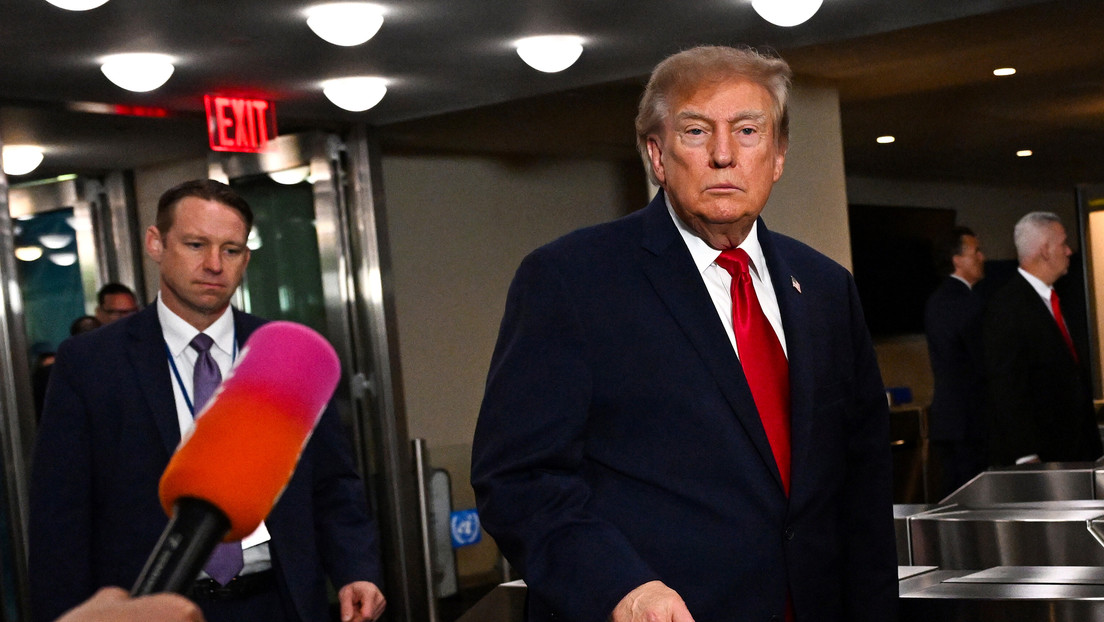 Juez federal ordena restablecer acceso de CNN, MS NOW y Politico a la Casa Blanca