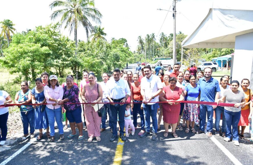 Gobierno del Pueblo transforma Comalcalco con obras carreteras y unidades deportivas…