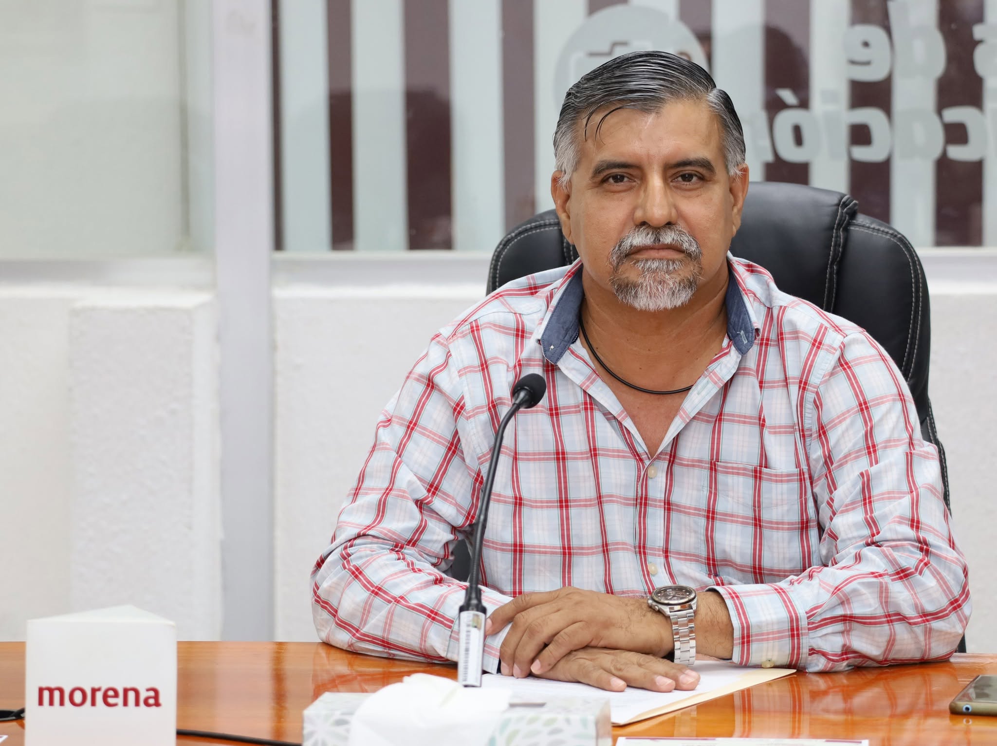 Morena da por cerrado caso de secretario ejecutivo del IEPCT