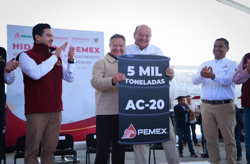 Raúl Ojeda, Gerente de Responsabilidad Social de Pemex, entrega apoyos por más de 78 mdp al gobierno de Hidalgo…