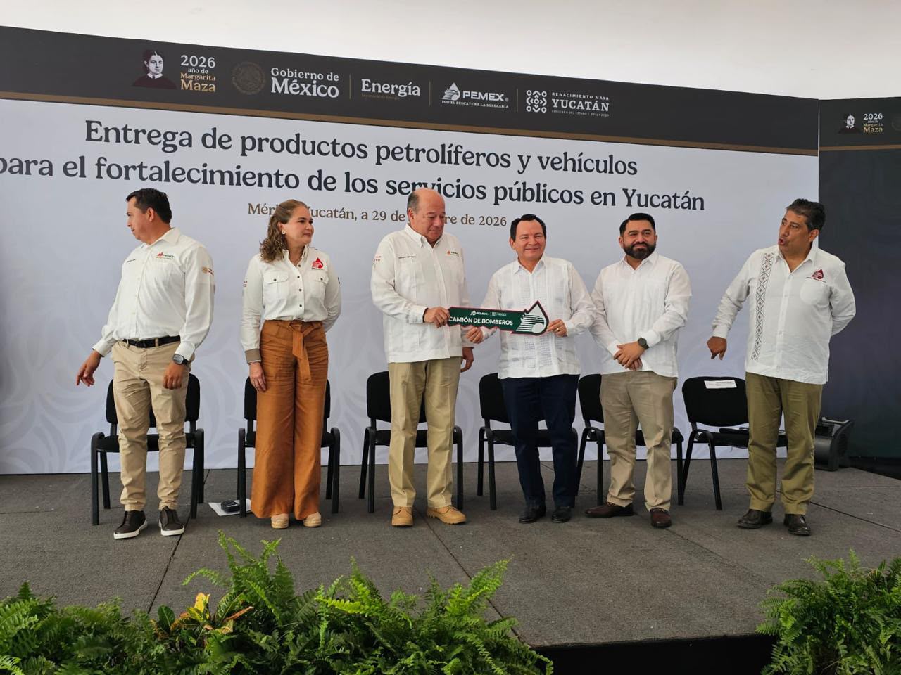 Pemex entrega en Yucatán gasolinas, asfalto, maquinaria y vehículos por más de 92 mdp…