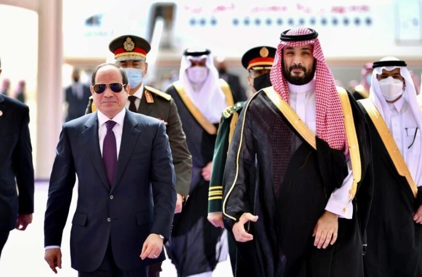 Egipto autoriza apoyo militar a Arabia Saudita; hutíes advierten que es una “declaración de guerra”