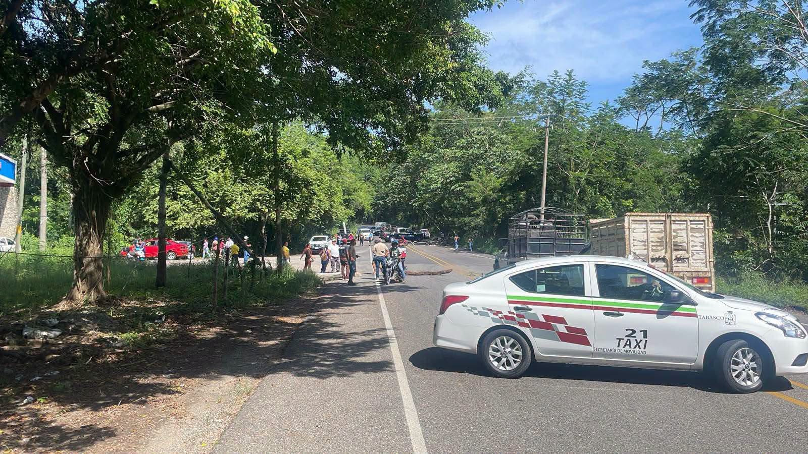 Reportan cierre de la carretera Teapa-Tacotalpa a la altura de Vicente Guerrero