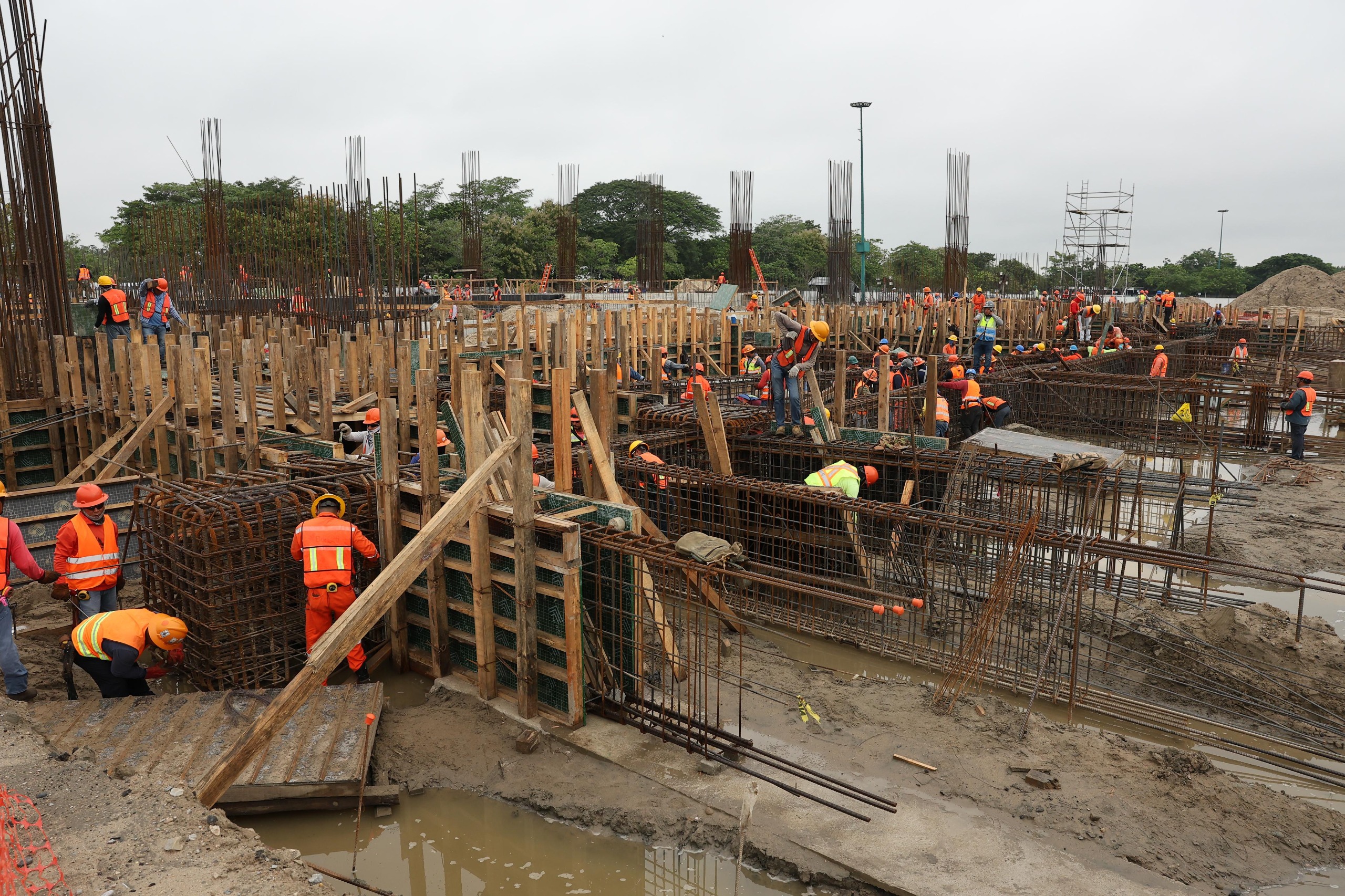 Supervisan avance del C5 Escudo Olmeca y Centro de Convenciones de Villahermosa