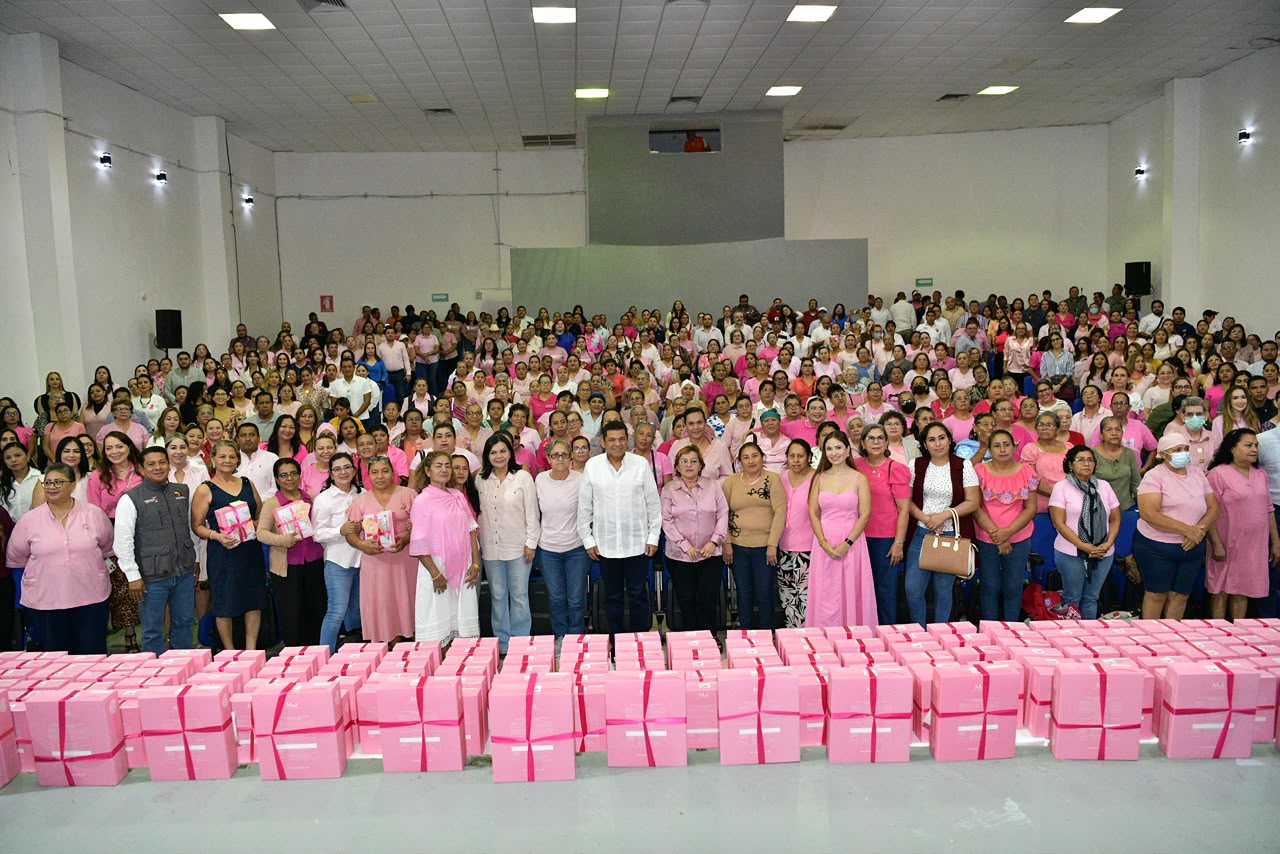 Entregan prótesis y brasieres a 193 sobrevivientes de cáncer de mama