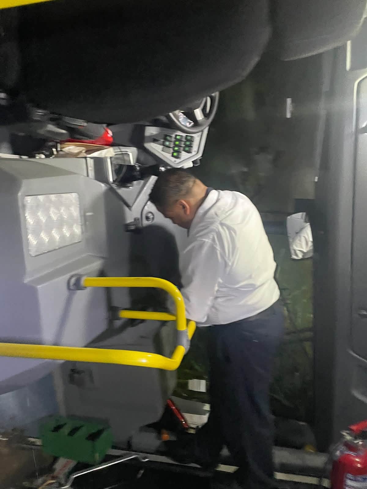 Acusan que conductor de camión volcado en la Villahermosa-Frontera manejaba bajo los efectos del alcohol