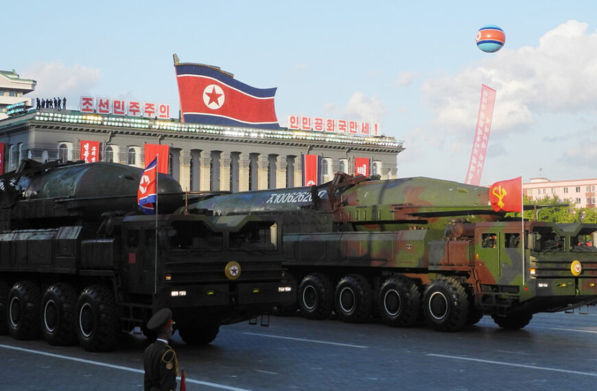 Corea del Norte prueba torpedo submarino supersónico guiado por inteligencia artificial