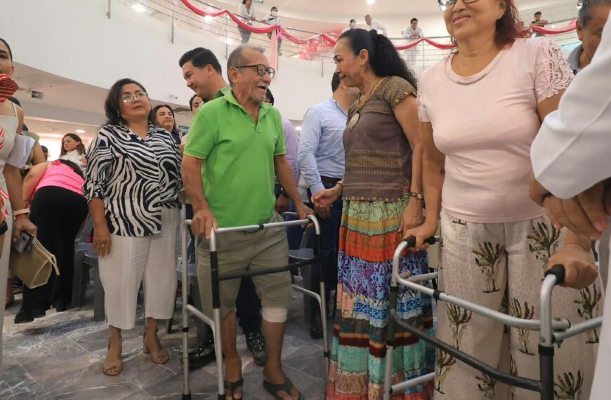 Inicia jornada de prótesis de rodilla y cadera en Comalcalco; beneficiará a 27 pacientes