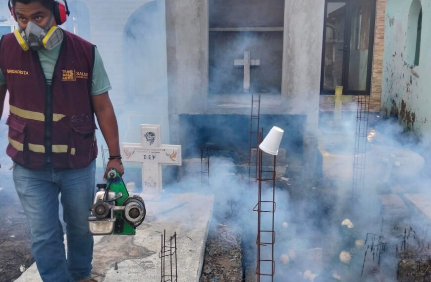 Fumigan 271 panteones contra el dengue en Tabasco